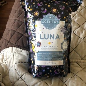 Scentsy brand new Luna bath soak